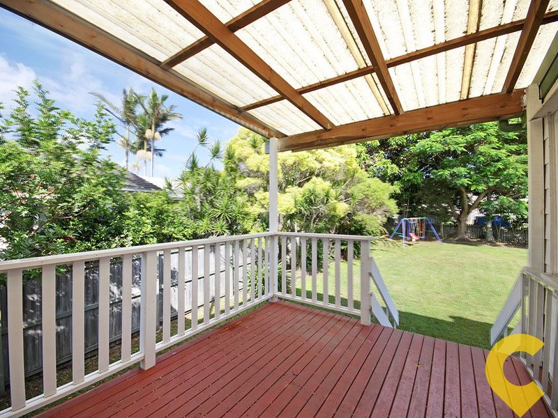 Photo - 237 Victoria Avenue, Margate QLD 4019 - Image 11