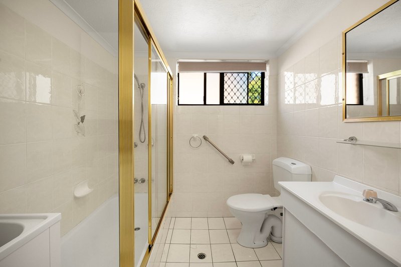 Photo - 2/37 Victoria Street, Clayfield QLD 4011 - Image 9