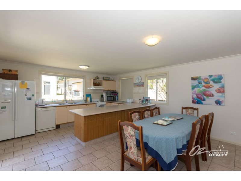 Photo - 237 Walmer Avenue, Sanctuary Point NSW 2540 - Image 8