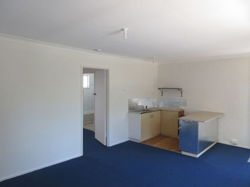 Photo - 2/37 White Street, Southport QLD 4215 - Image 4