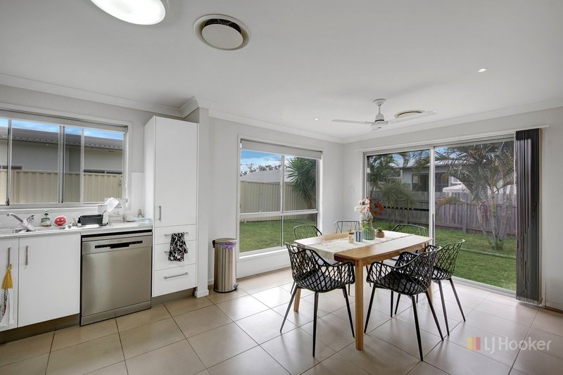 Photo - 23/73 Centenary Drive, Middlemount QLD 4746 - Image 4