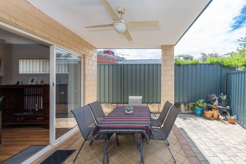 Photo - 2/374 Sydenham Street, Cloverdale WA 6105 - Image 2