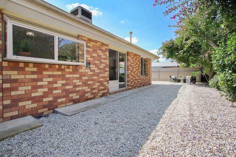 Photo - 2/375 Urana Road, Lavington NSW 2641 - Image 12