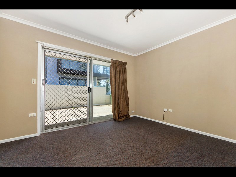 Photo - 2/376 Marine Parade, Labrador QLD 4215 - Image 5