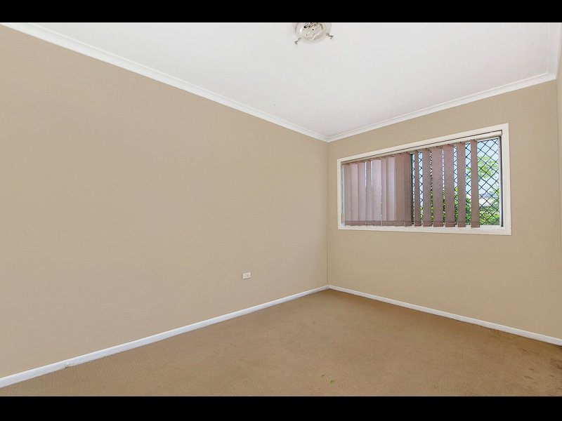 Photo - 2/376 Marine Parade, Labrador QLD 4215 - Image 6