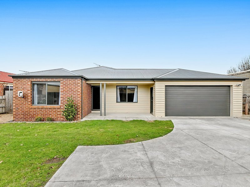 Photo - 2/376 Rossiter Road, Koo Wee Rup VIC 3981 - Image 2