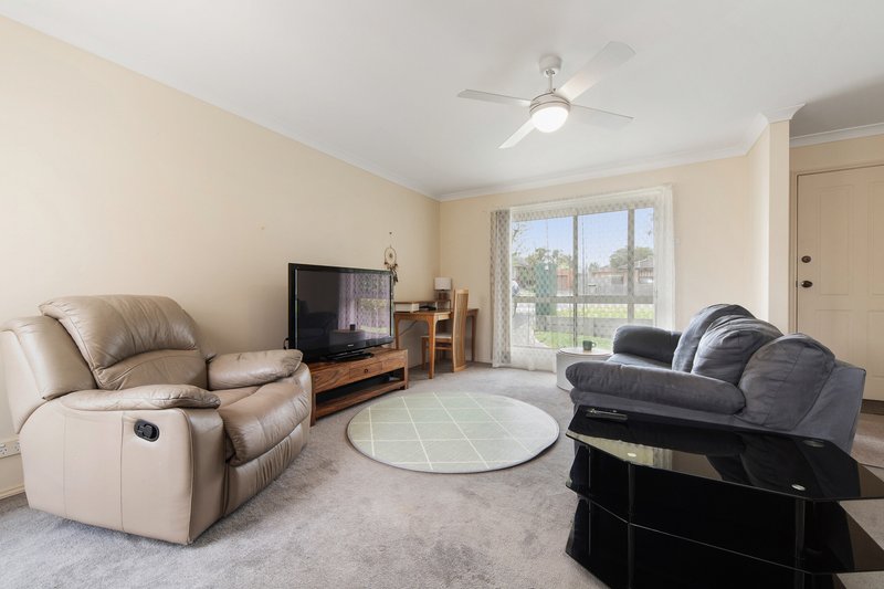 Photo - 2/38-40 Lindrum Road, Frankston VIC 3199 - Image 3