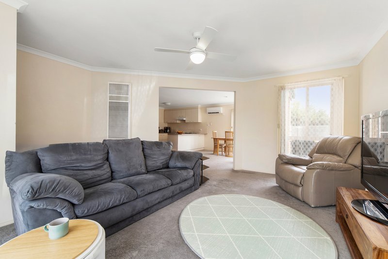 Photo - 2/38-40 Lindrum Road, Frankston VIC 3199 - Image 4