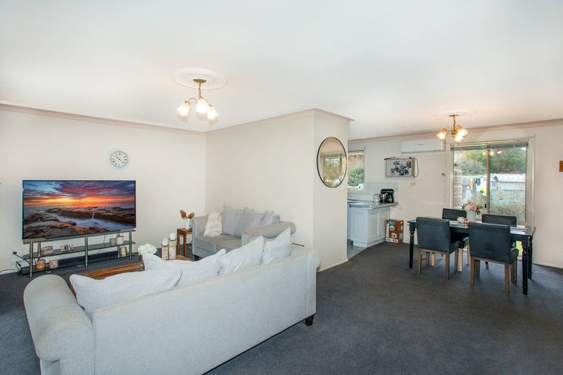 Photo - 2/38 Acacia Circuit, Cowra NSW 2794 - Image 4