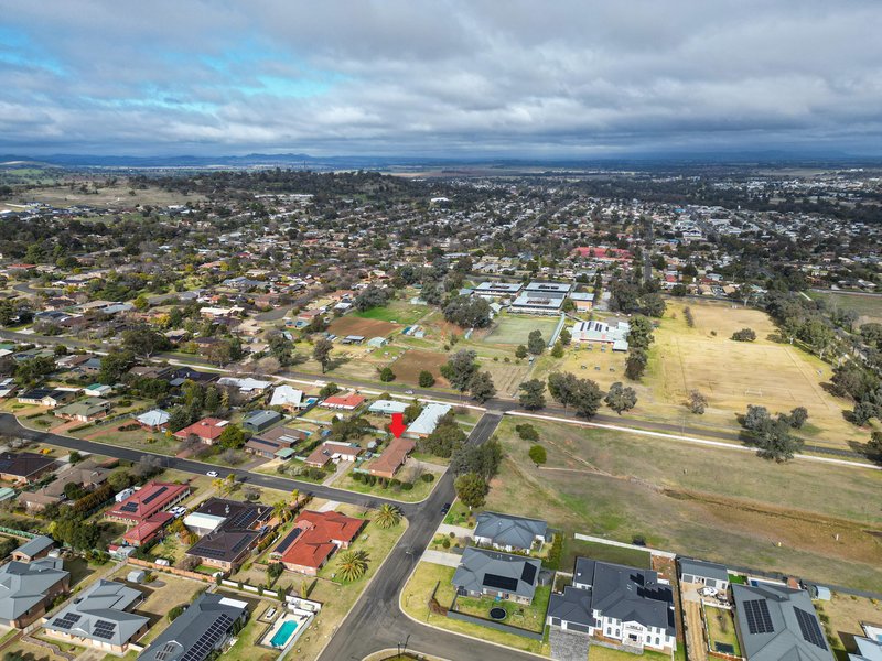 Photo - 2/38 Acacia Circuit, Cowra NSW 2794 - Image 12