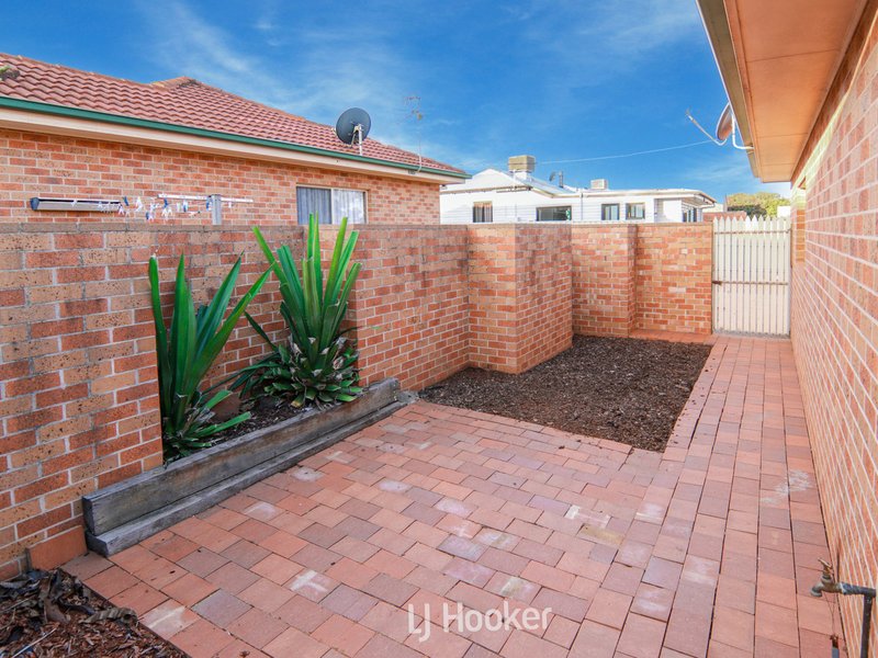 Photo - 2/38 Binya Street, Griffith NSW 2680 - Image 8