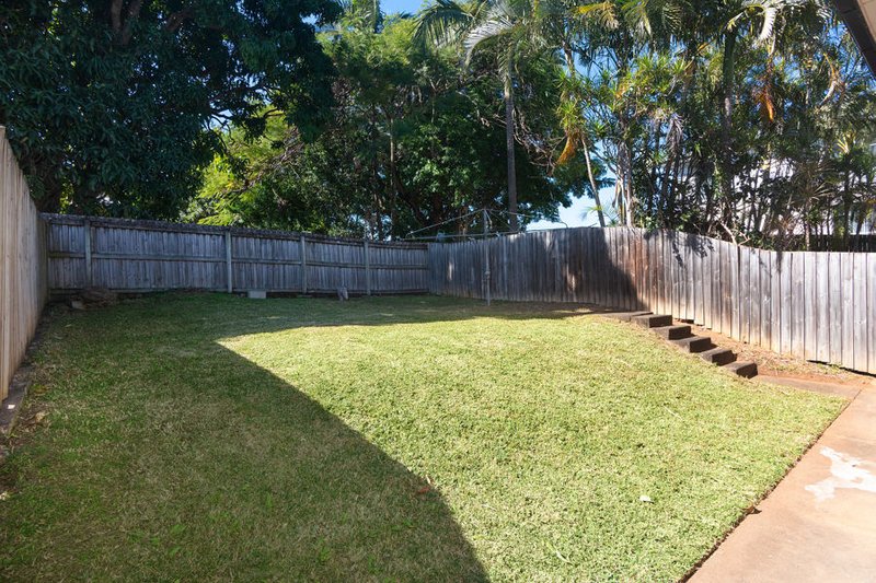 Photo - 2/38 Cavillon Street, Holland Park QLD 4121 - Image 12