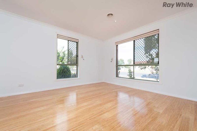 Photo - 2/38 Churchill Ave , Maidstone VIC 3012 - Image 4