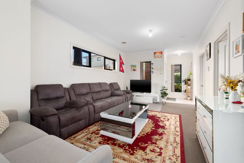 Photo - 2/38 Coulstock Street, Epping VIC 3076 - Image 4