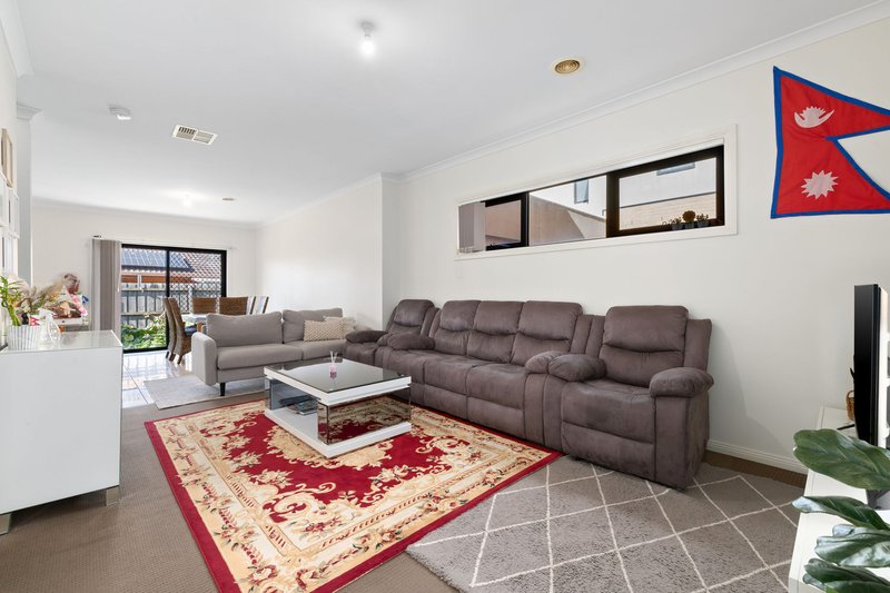 Photo - 2/38 Coulstock Street, Epping VIC 3076 - Image 5