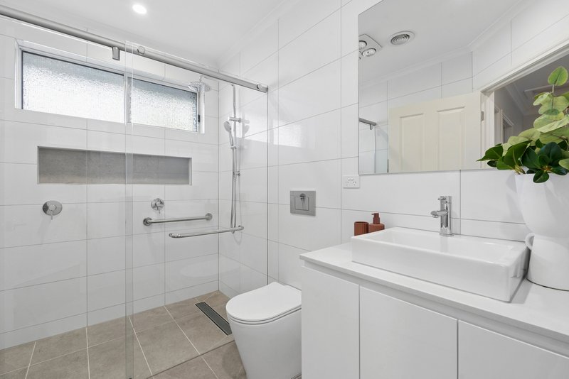 Photo - 2/38 Driscolls Road, Kealba VIC 3021 - Image 7