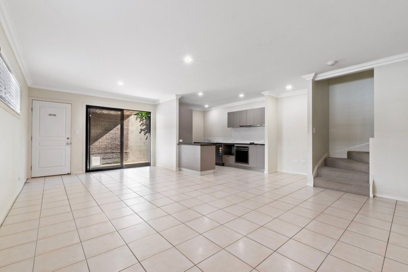 Photo - 2/38 Dunsmore Street, Kelvin Grove QLD 4059 - Image 2