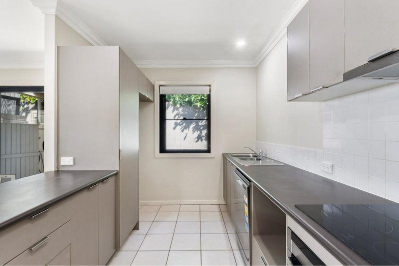 Photo - 2/38 Dunsmore Street, Kelvin Grove QLD 4059 - Image 6