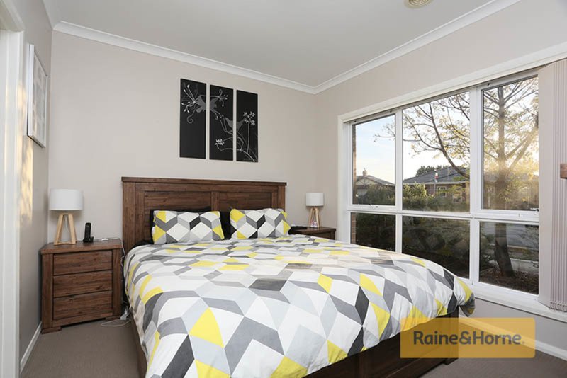 2/38 Galilee Boulevard, Melton West VIC 3337