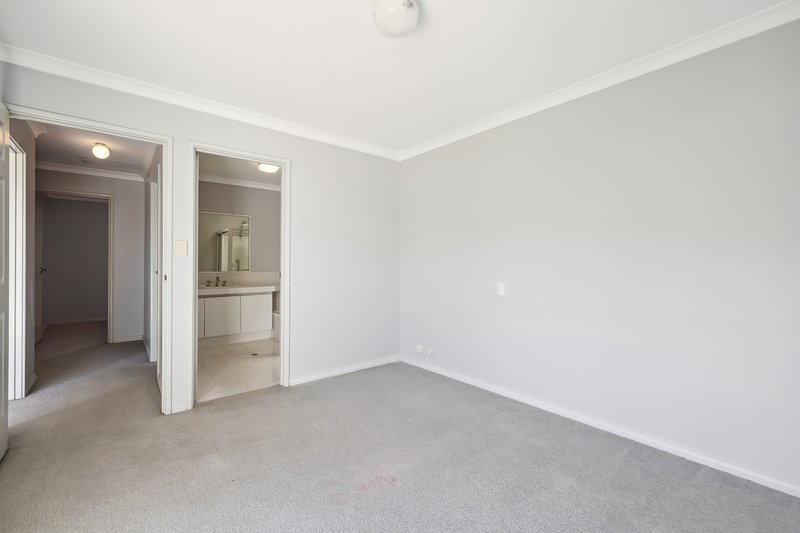 Photo - 2/38 Golf View Street, Yokine WA 6060 - Image 15
