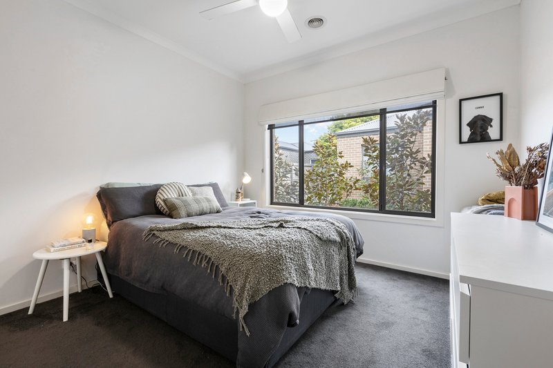 Photo - 2/38 Heytesbury Street, Herne Hill VIC 3218 - Image 6