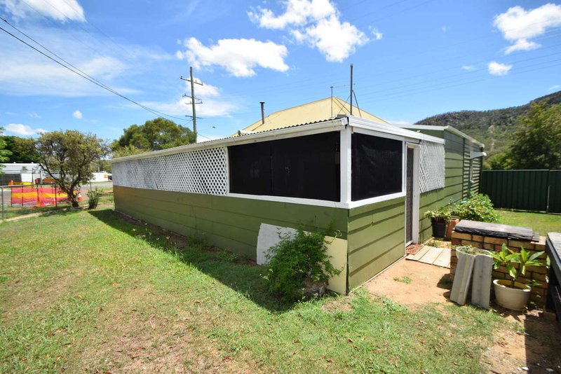 Photo - 238 Ipswich Street, Esk QLD 4312 - Image 11