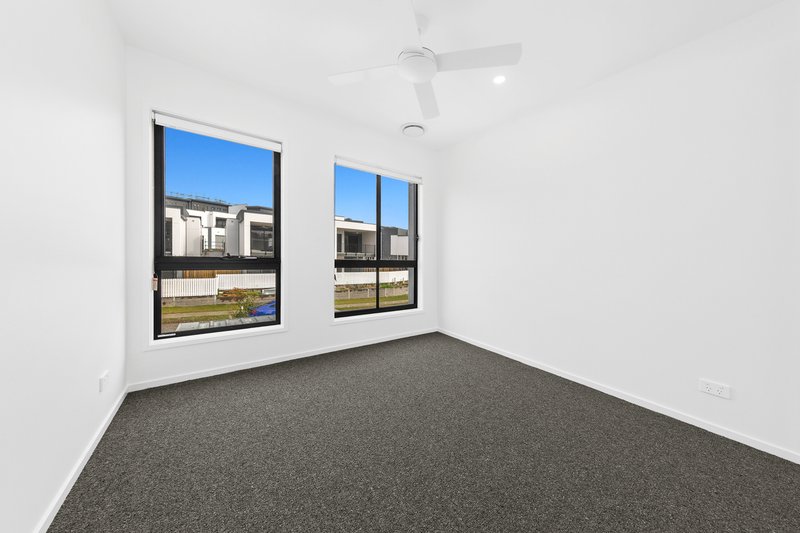 Photo - 23/8 Lawrence Lyons Place, Kenmore QLD 4069 - Image 12