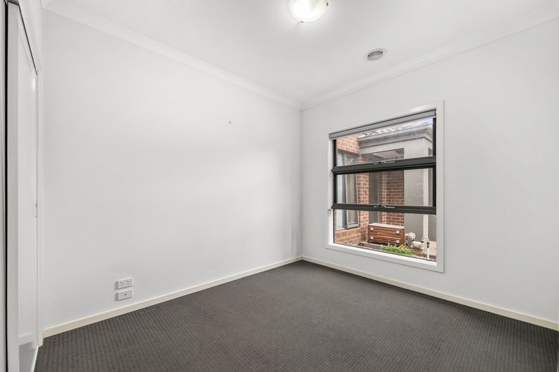Photo - 2/38 Loretta Boulevard, Tarneit VIC 3029 - Image 7