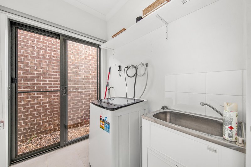 Photo - 2/38 Loretta Boulevard, Tarneit VIC 3029 - Image 8