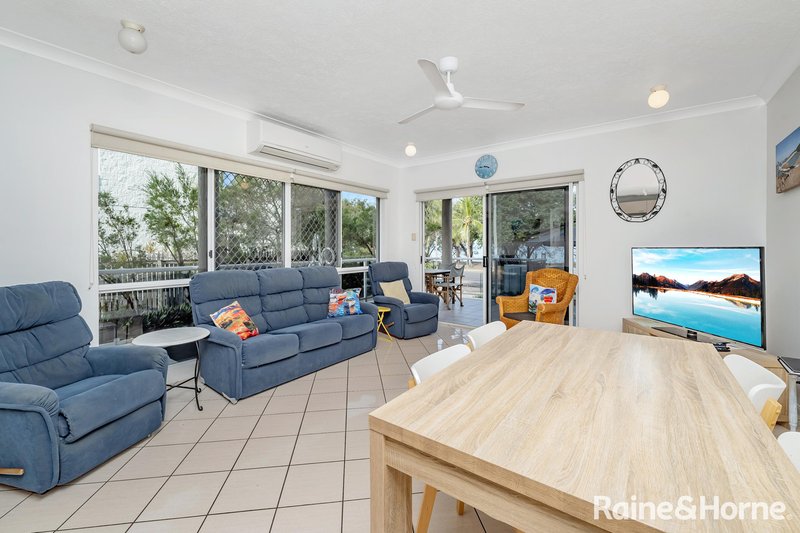 Photo - 2/38 Marine Parade, Arcadia QLD 4819 - Image 2