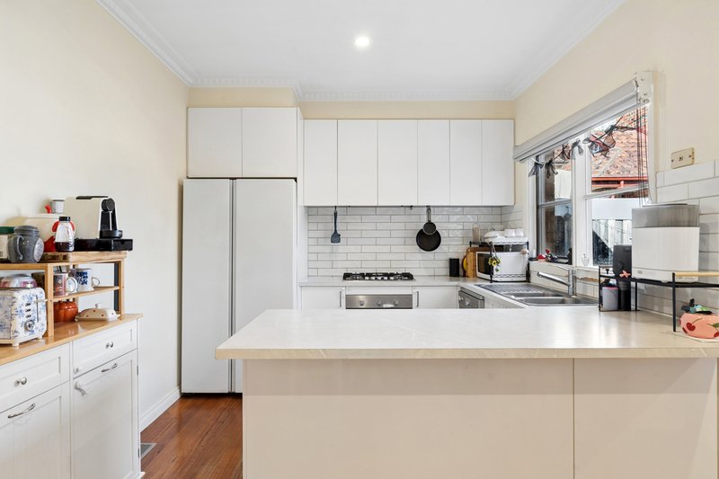 Photo - 2/38 Mendip Road, Reservoir VIC 3073 - Image 4