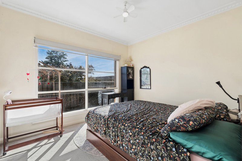 Photo - 2/38 Mendip Road, Reservoir VIC 3073 - Image 6
