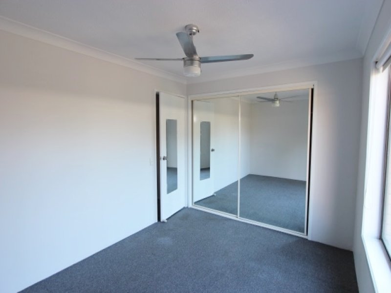 Photo - 2/38 Ocean Street, Mermaid Beach QLD 4218 - Image 5