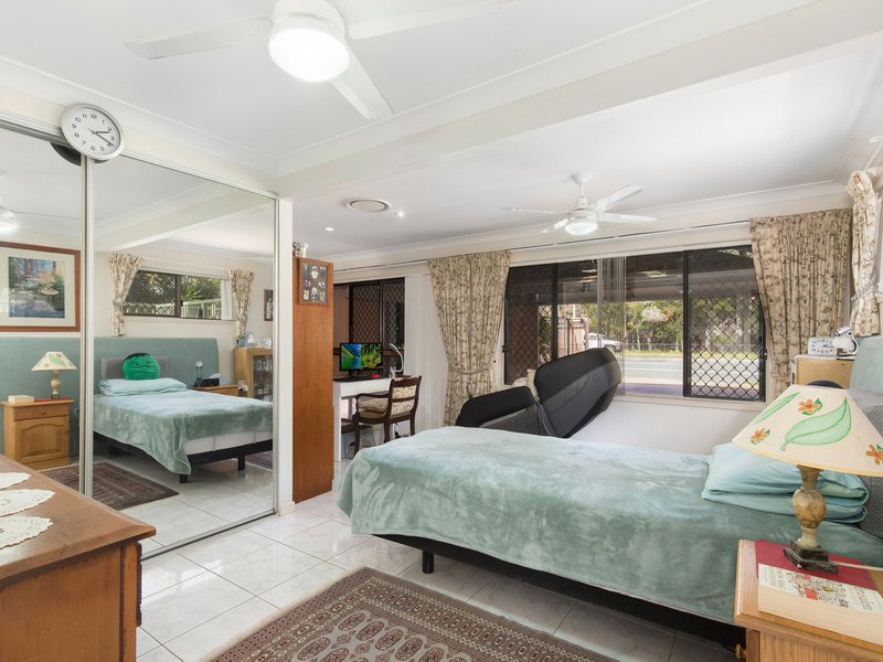 Photo - 238 Oxley Drive, Coombabah QLD 4216 - Image 11