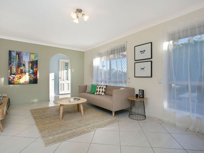 Photo - 238 Preston Road, Wynnum West QLD 4178 - Image 9