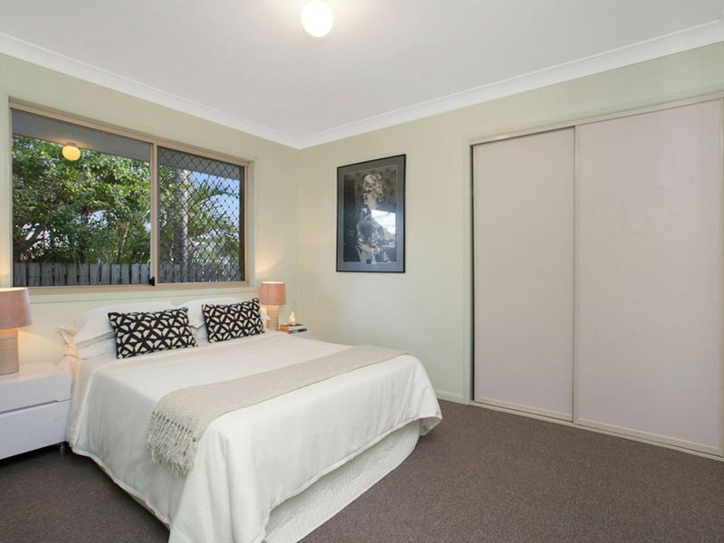 Photo - 238 Preston Road, Wynnum West QLD 4178 - Image 13