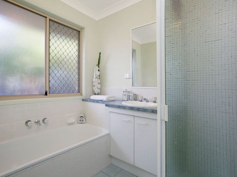 Photo - 238 Preston Road, Wynnum West QLD 4178 - Image 17