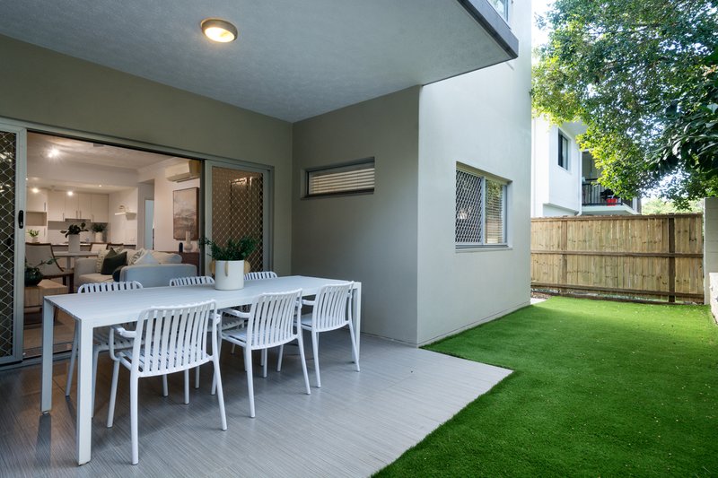 Photo - 2/38 Toombul Terrace, Nundah QLD 4012 - Image 6
