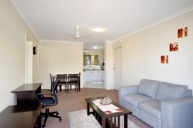 Photo - 2/38 Yarroon Street, Gladstone Central QLD 4680 - Image 5