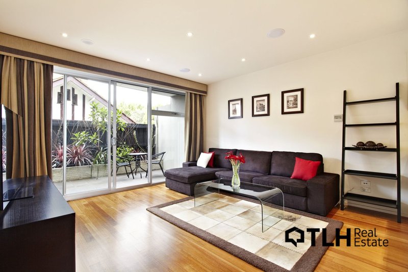 Photo - 2/386 Dandenong Road, Caulfield North VIC 3161 - Image 1