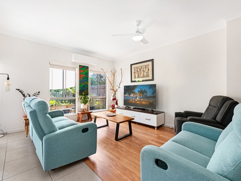 Photo - 2/39-41 Stephenson Street, Scarness QLD 4655 - Image 3