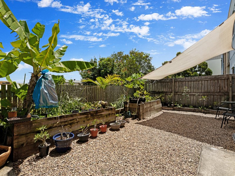 Photo - 2/39-41 Stephenson Street, Scarness QLD 4655 - Image 13