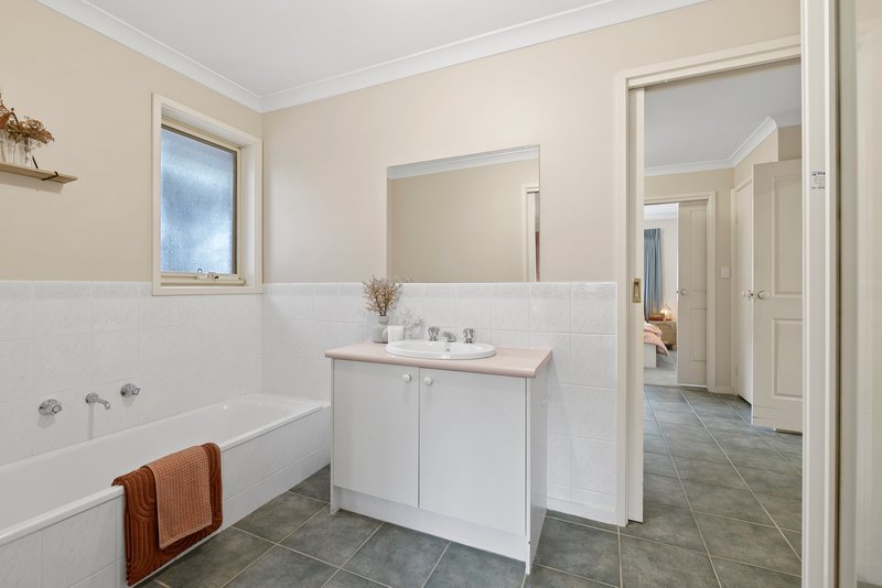 Photo - 2/39 Exeter Road, Croydon North VIC 3136 - Image 9