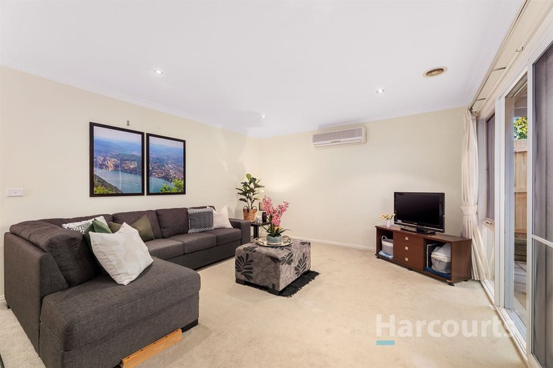 Photo - 2/39 Harmsworth Avenue, Wantirna South VIC 3152 - Image 5