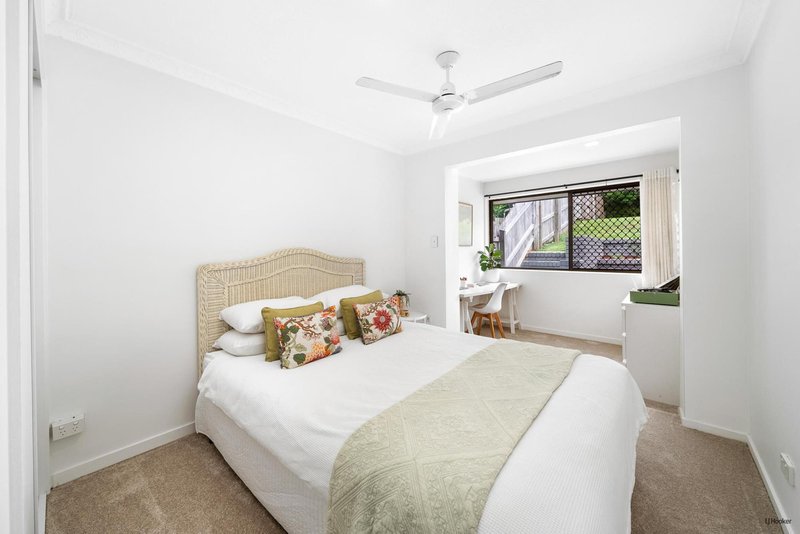 Photo - 2/39 Hillcrest Avenue, Tugun QLD 4224 - Image 12