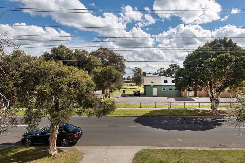 Photo - 2/39 Main Road, Clayton South VIC 3169 - Image 7