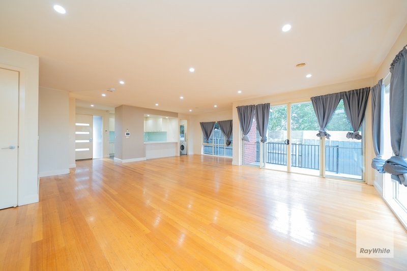 Photo - 2/39 Mckean Street, Box Hill North VIC 3129 - Image 3