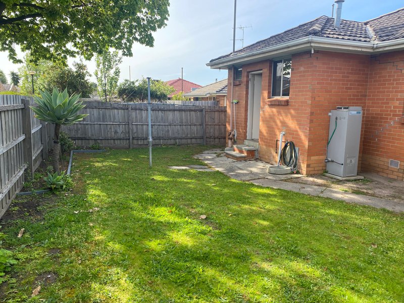 Photo - 2/39 Nicole Avenue, Dandenong North VIC 3175 - Image 2