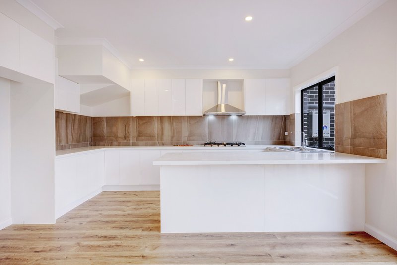 Photo - 2/39 Orange Grove, Bayswater VIC 3153 - Image 3