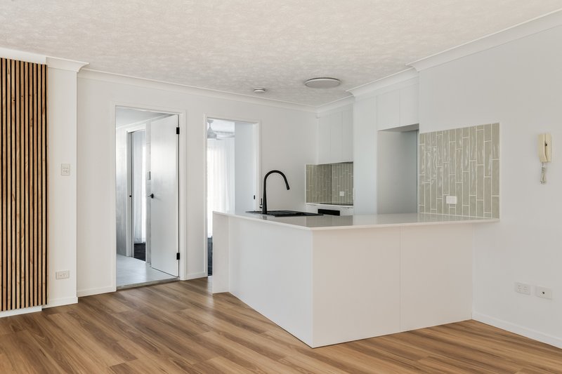 Photo - 239 Shafston Avenue, Kangaroo Point QLD 4169 - Image 4